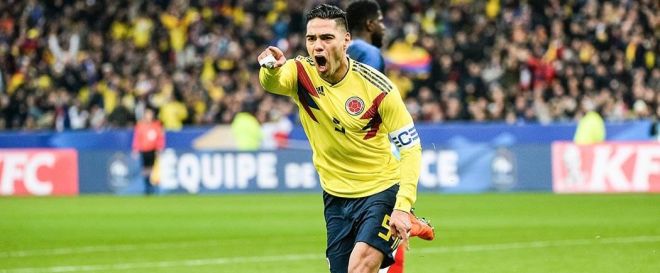 La Colombie passe le cut, une histoire de cartons pour la seconde place