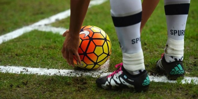 Tottenham, accroché, laisse filer Leicester vers titre