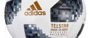 Le ballon du match d’ouverture a fait un tour dans l’espace